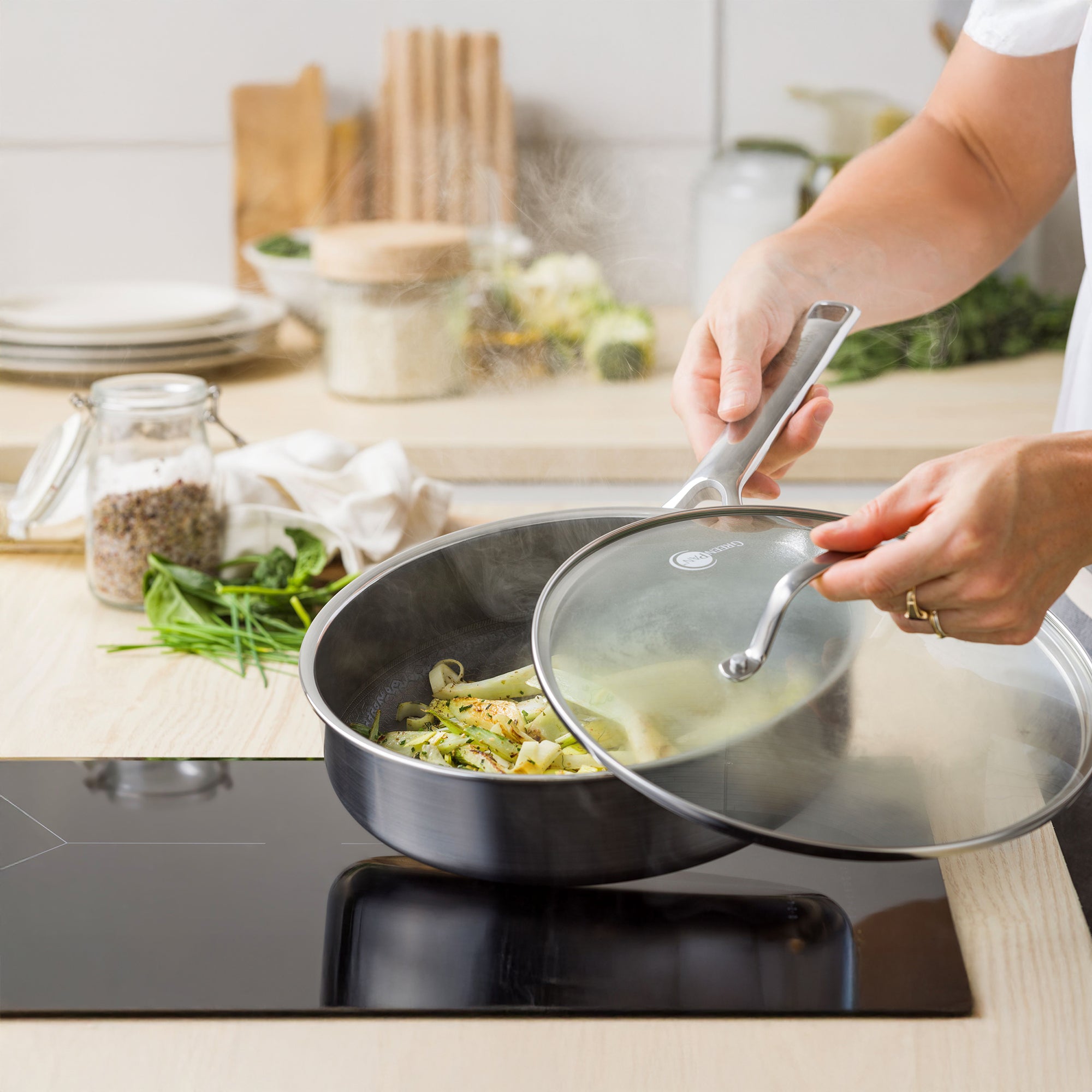 ※予約商品:12月中旬発送予定※【新商品】エーペックス 深型フライパン 24cm ガラス蓋付き