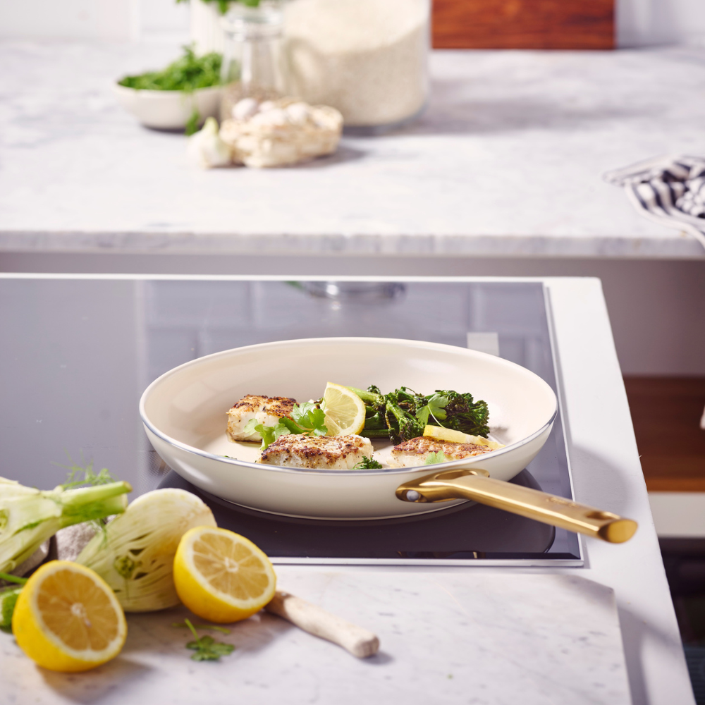 パドヴァ(クリームホワイト)フライパン26cm IH/ガス火対応