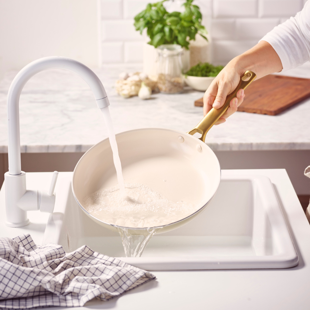 【在庫限り】パドヴァ(クリームホワイト)フライパン26cm IH/ガス火対応