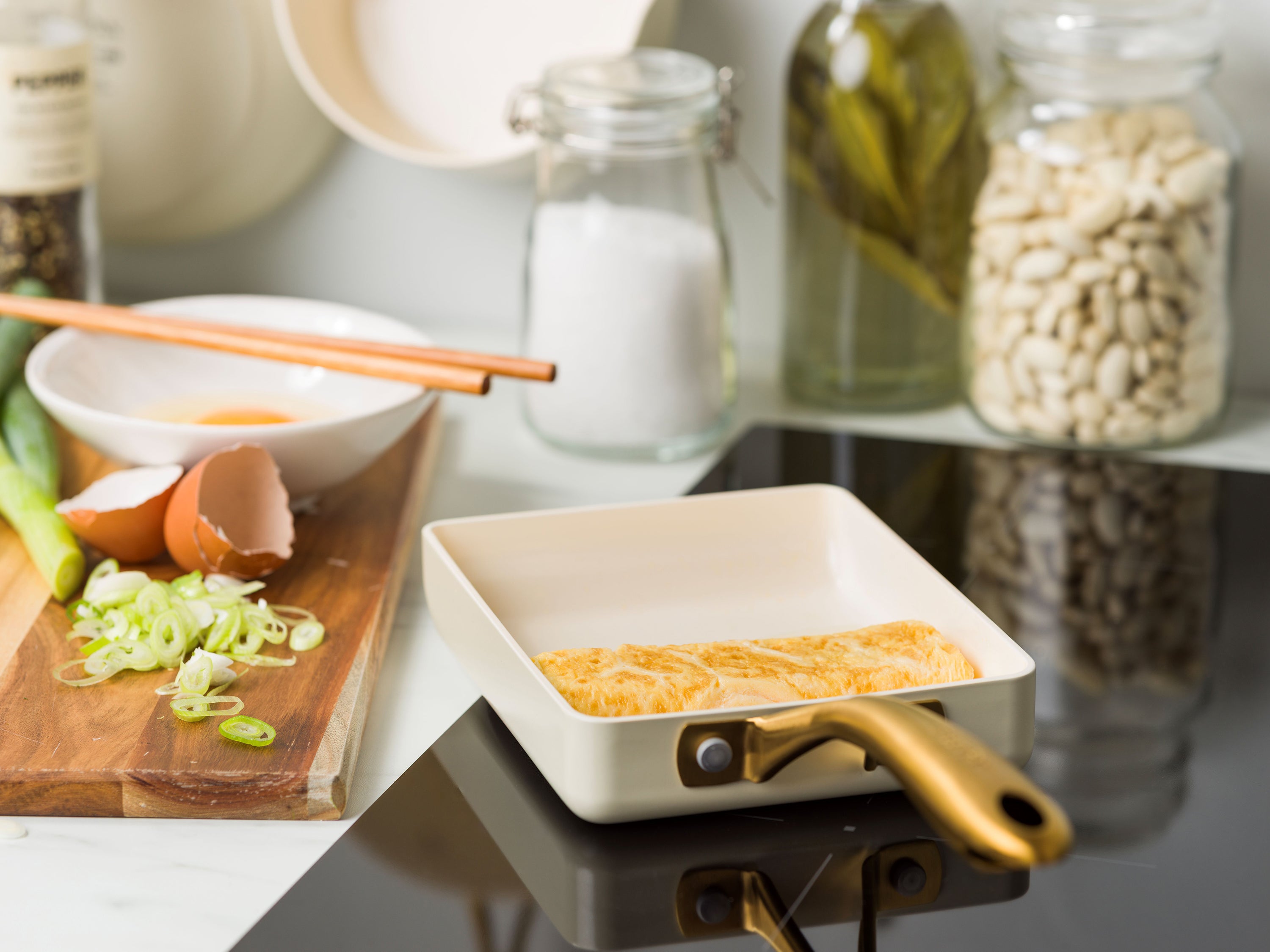 【新商品】ストゥディオ クリームホワイト エッグパン IH/ガス火対応