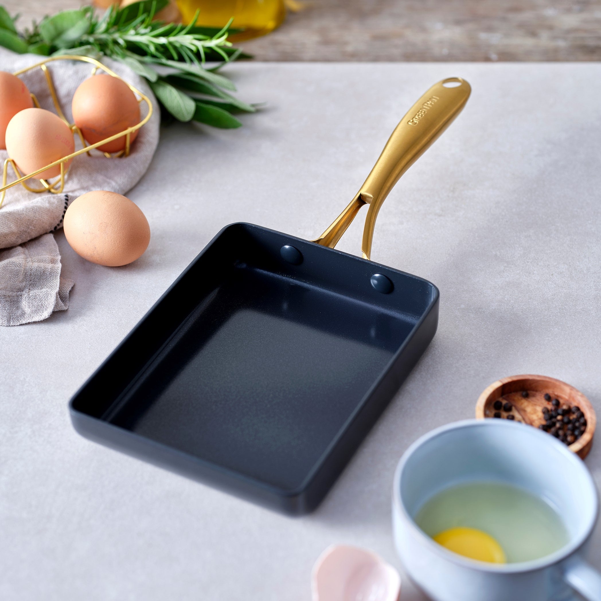 ストゥディオ エッグパン IH/ガス火対応