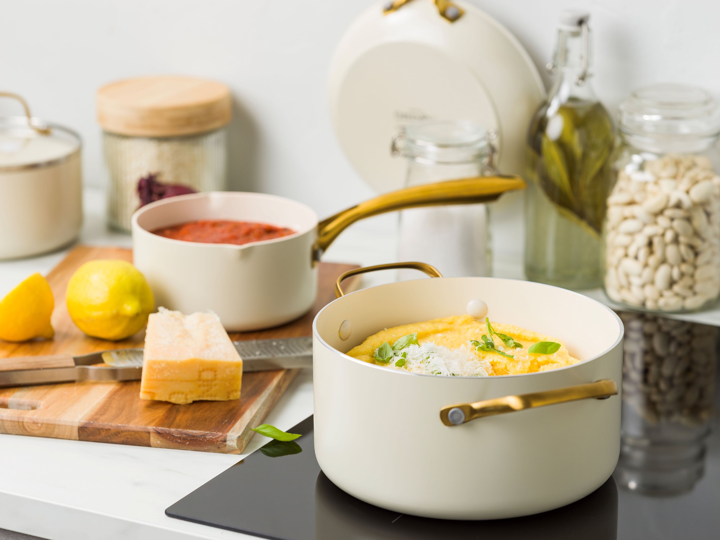 【新商品】ストゥディオ クリームホワイト キャセロール 20cmガラス蓋付 IH/ガス火対応