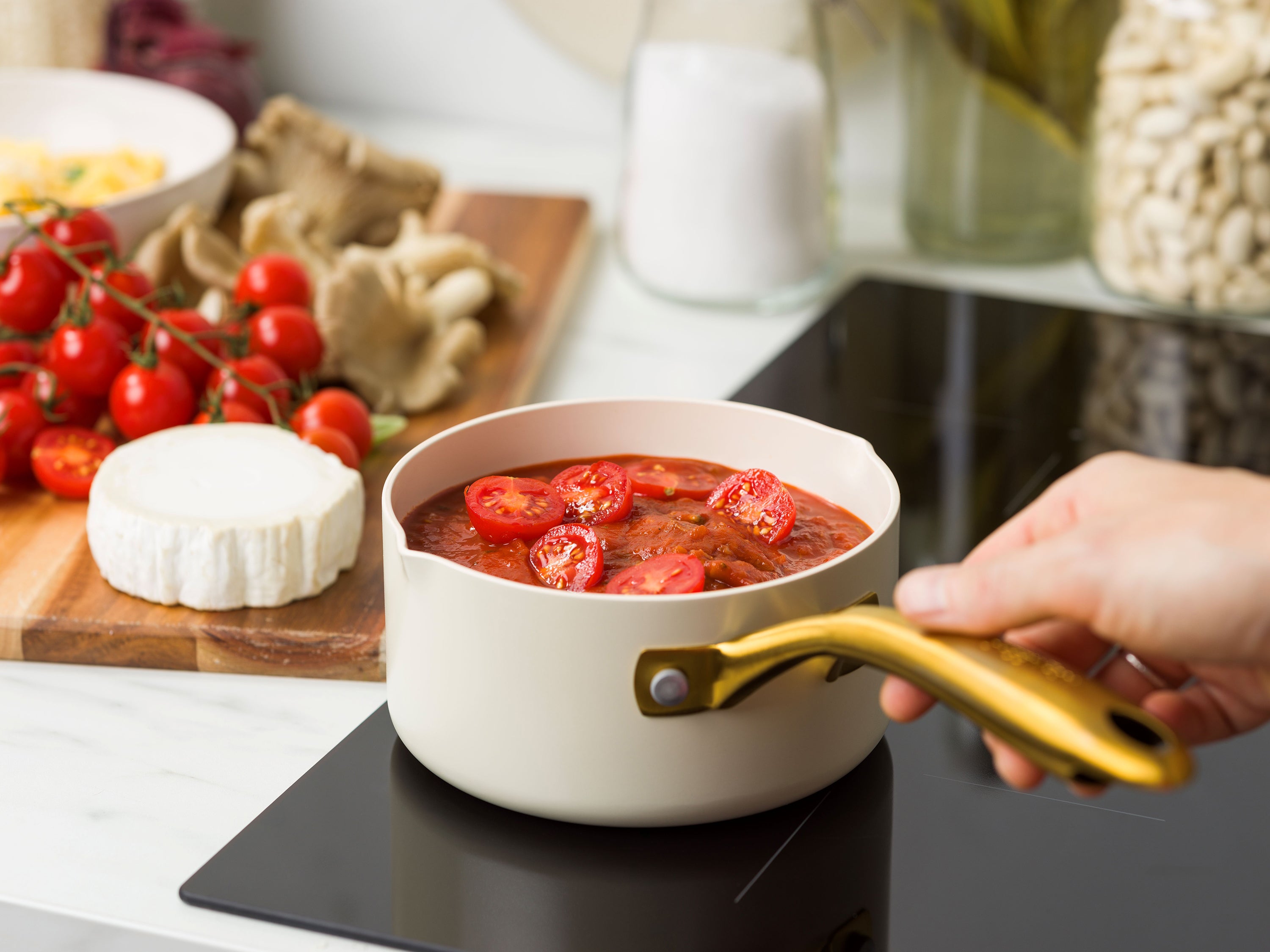 【新商品】ストゥディオ クリームホワイト ミルクパン 14cm IH/ガス火対応