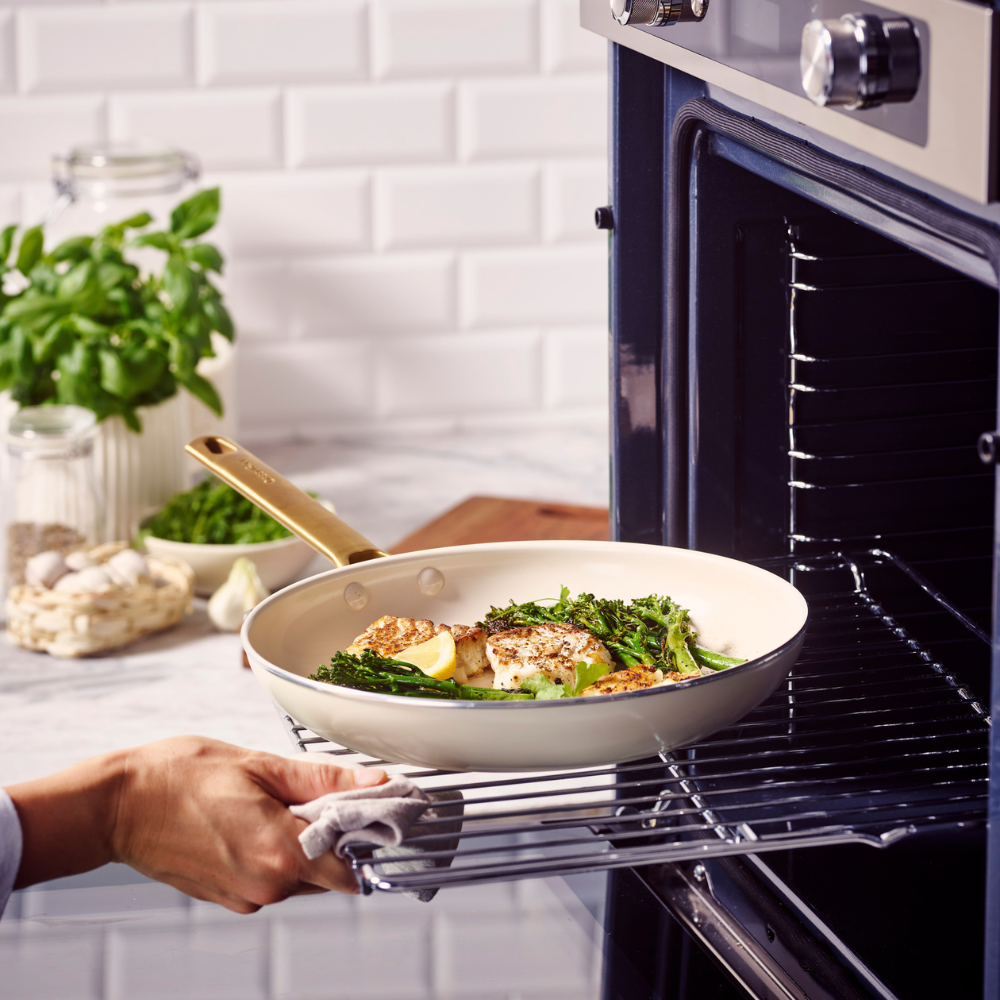 【在庫限り】パドヴァ(クリームホワイト)フライパン26cm IH/ガス火対応