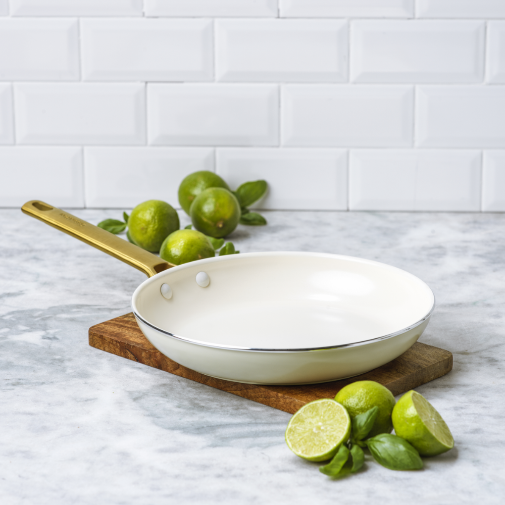 【ブラックフライデー対象】パドヴァ(クリームホワイト)フライパン26cm IH/ガス火対応