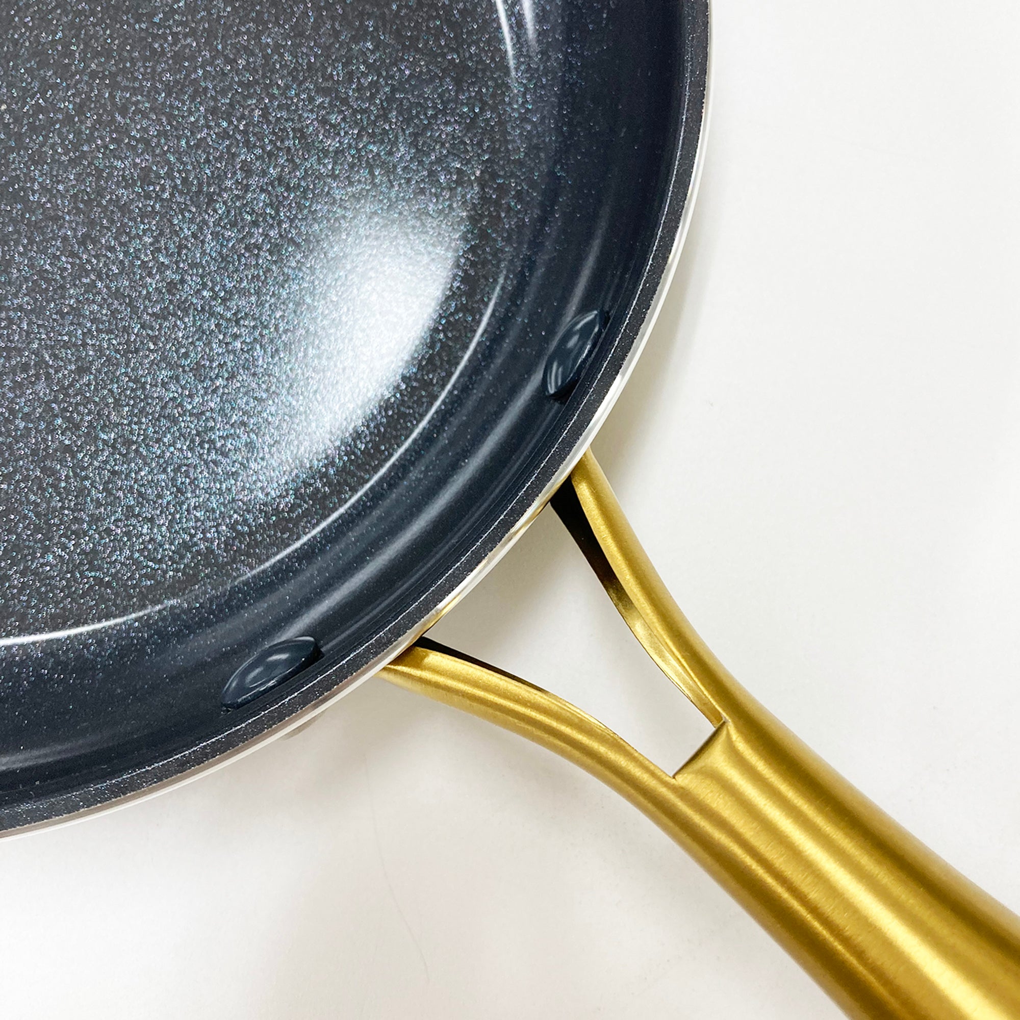 ストゥディオ フライパン 26cm IH/ガス火対応