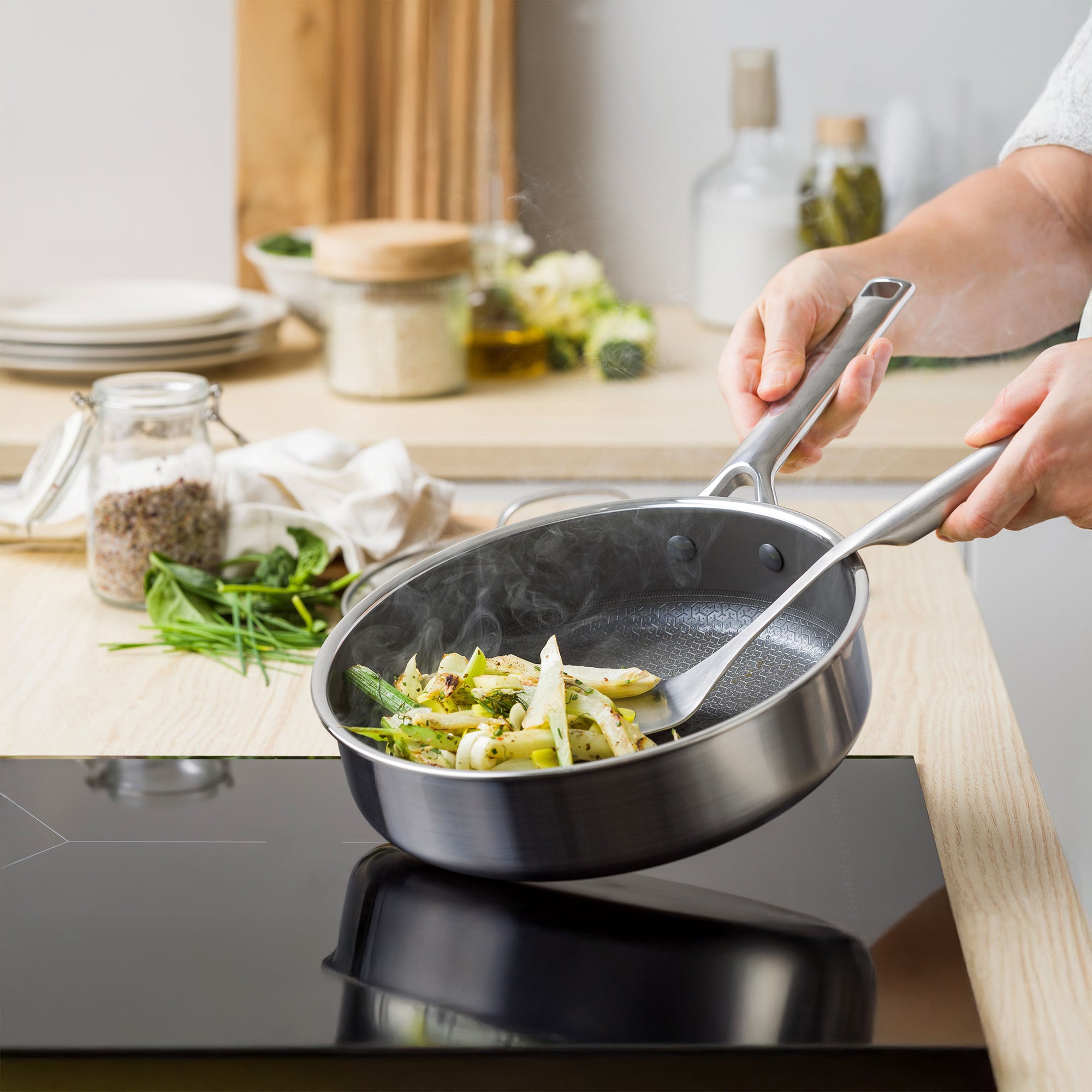 ※予約商品：12月中旬発送予定※【新商品】エーペックス 深型フライパン 24cm　ガラス蓋付き