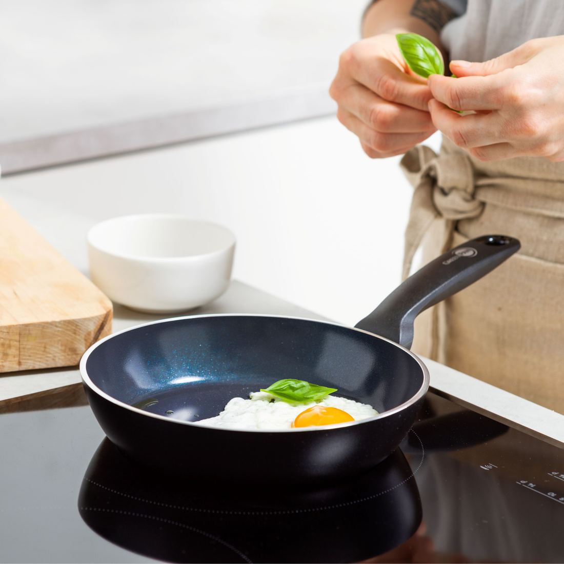 【新商品】トリノ フライパン20cm　IH／ガス火対応