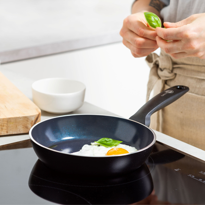 【新商品】トリノ フライパン20cm　IH／ガス火対応