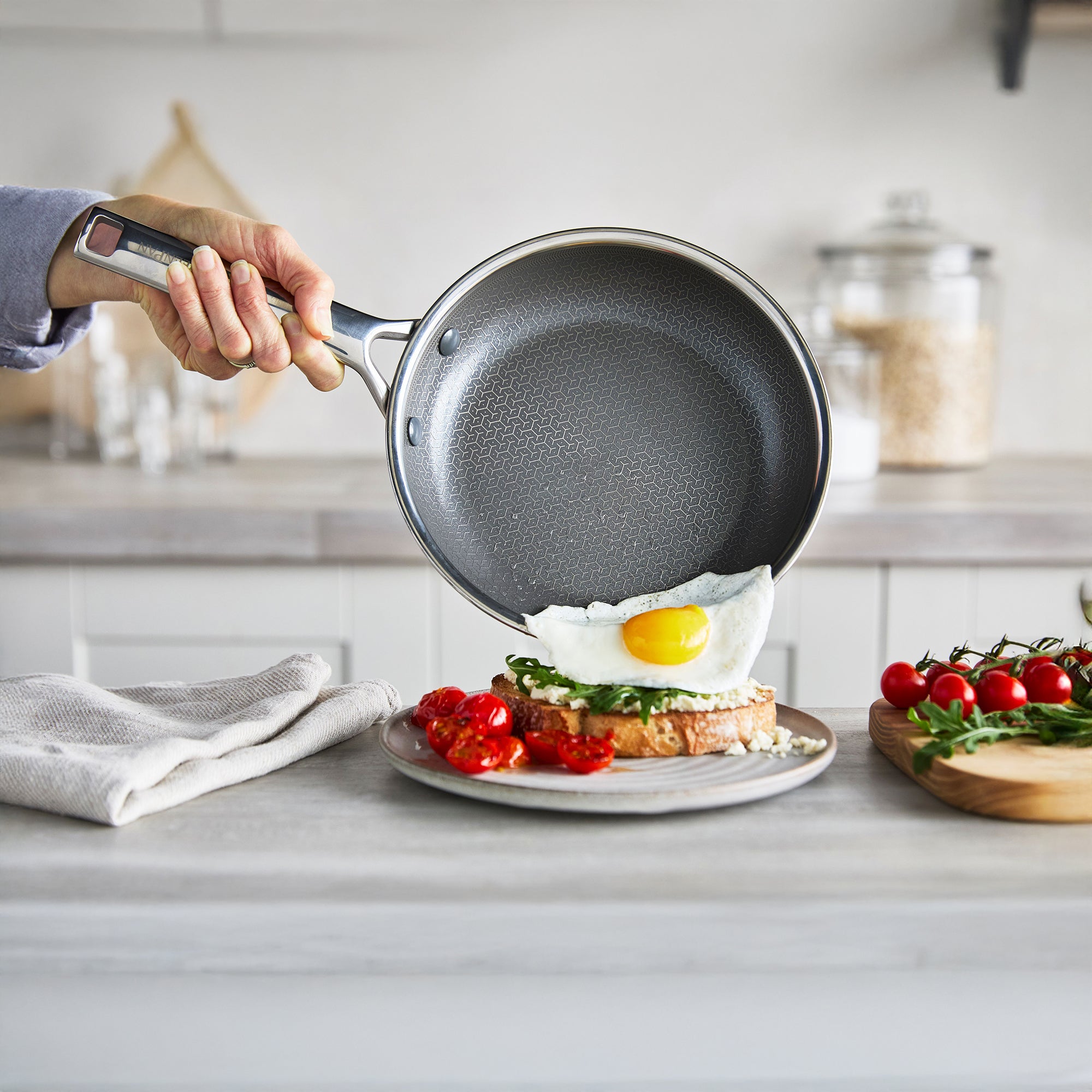 ※予約商品：12月中旬発送予定※【新商品】エーペックス フライパン　20cm