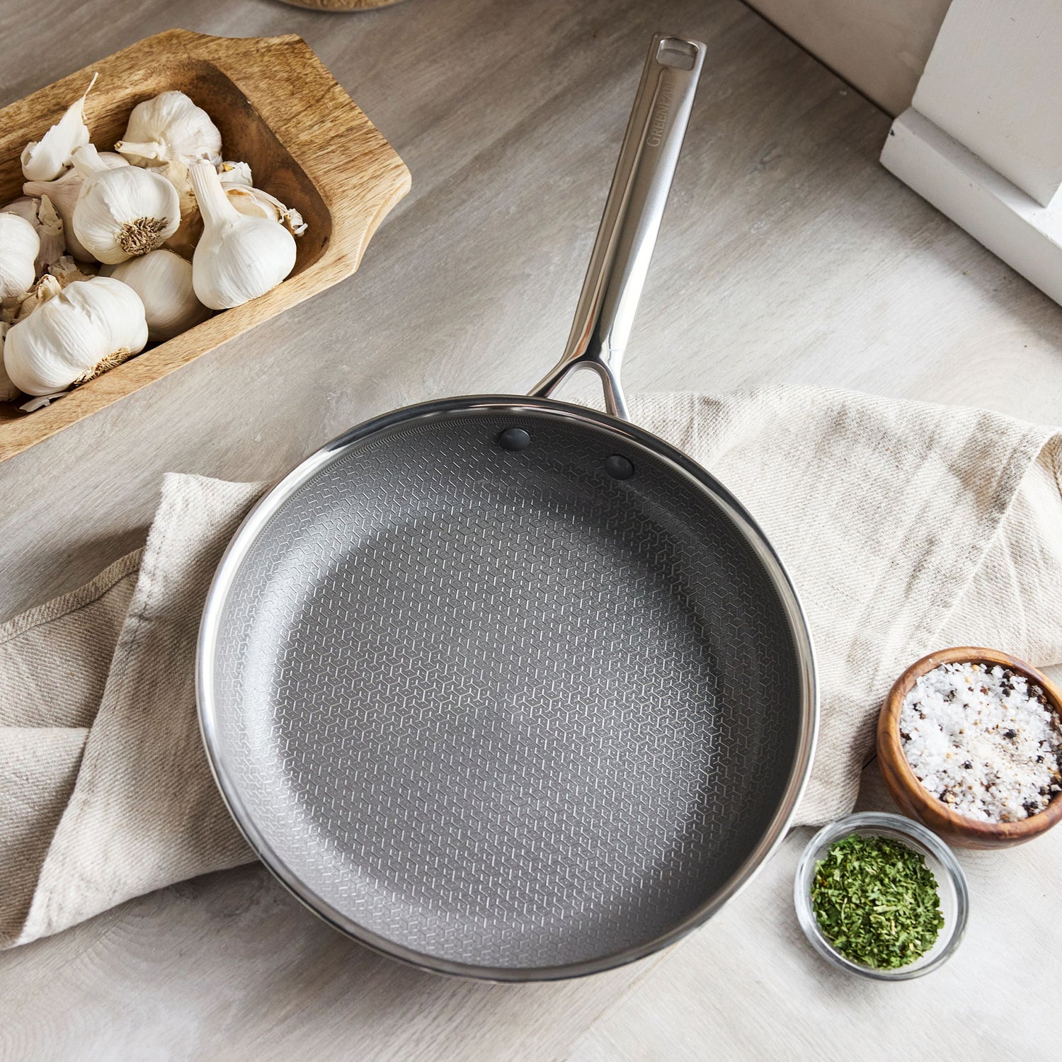 ※予約商品：12月中旬発送予定※【新商品】エーペックス フライパン　26cm