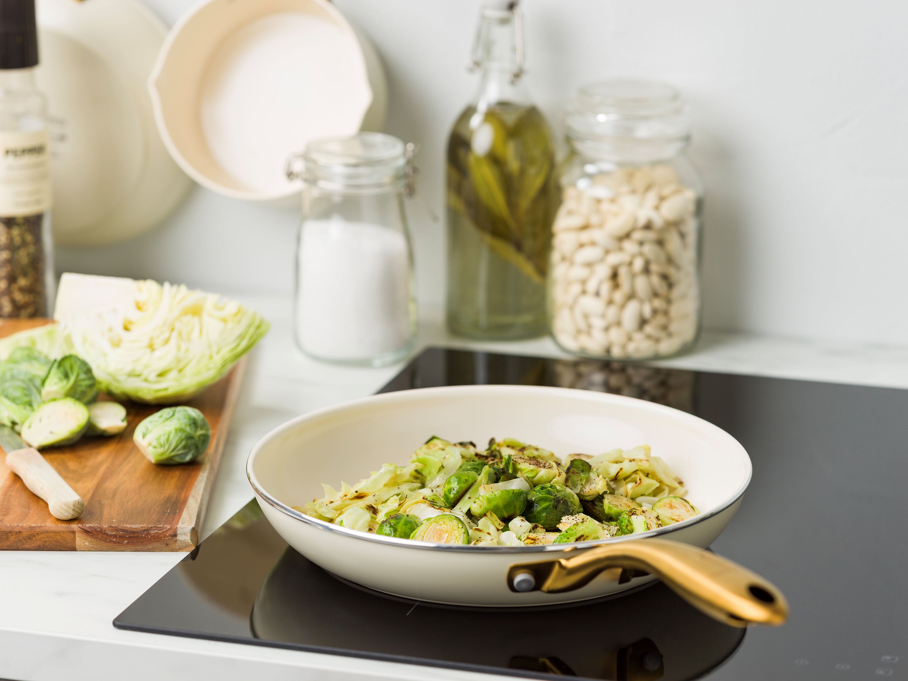 【新商品】ストゥディオ クリームホワイト フライパン  20cm　IH／ガス火対応