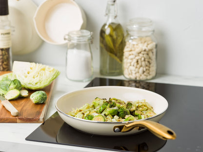 【新商品】ストゥディオ クリームホワイト フライパン  20cm　IH／ガス火対応