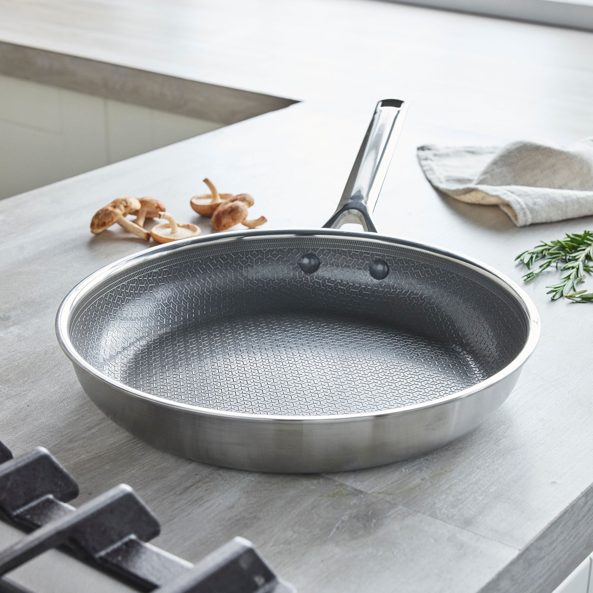 ※予約商品：12月中旬発送予定※【新商品】エーペックス フライパン　28cm