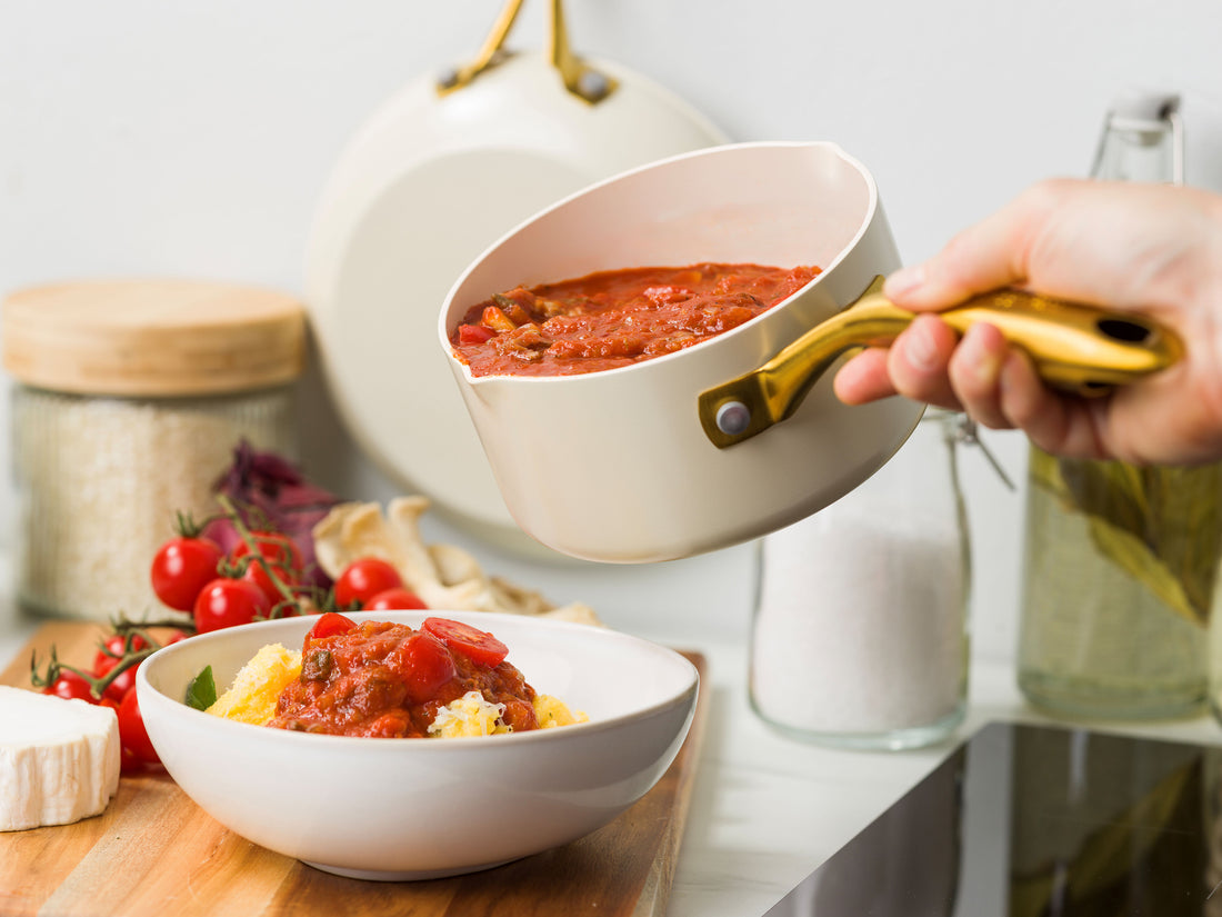 【新商品】ストゥディオ クリームホワイト ミルクパン  14cm　IH／ガス火対応